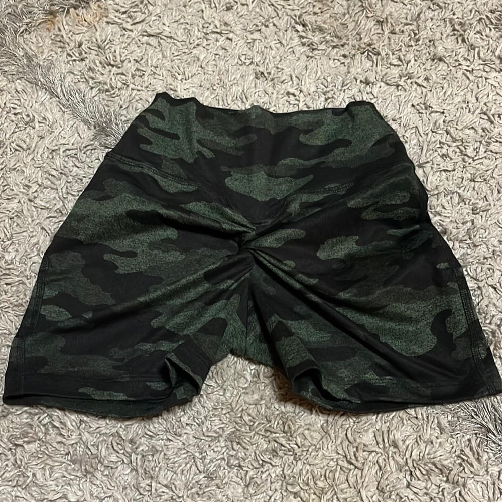 Bombshell Booty Scrunch Shorts